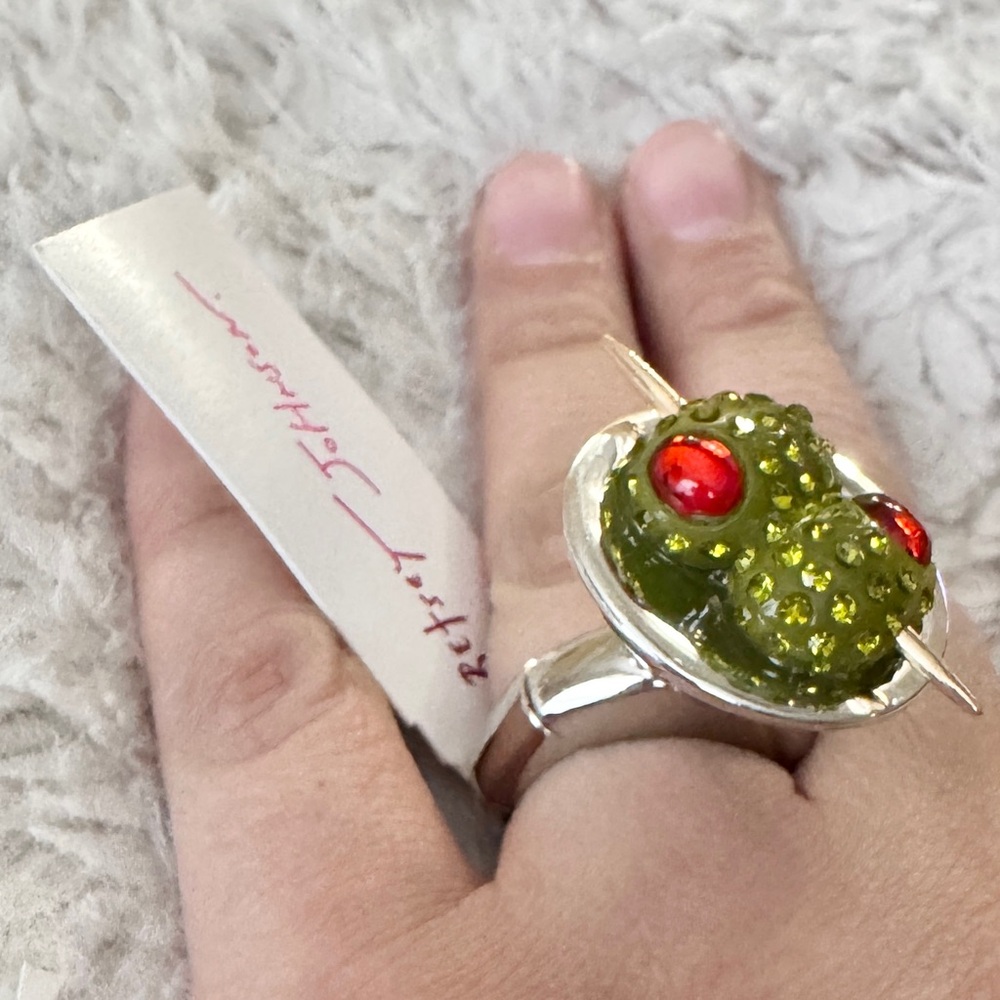 NWT Women BETSEY JOHNSON Adjustable Sparkly Soiree Martini cocktail 🍸 🫒 Ring - Picture 2 of 7